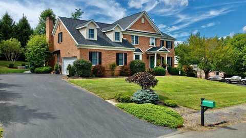 169 Via Largo Dr, Lewisburg, WV 24901