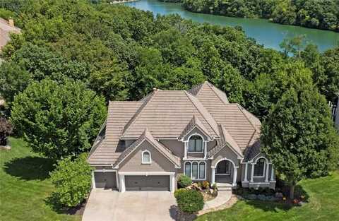 8190 Shoreline Drive, Parkville, MO 64152