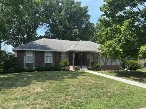 314 NW Moore Street, Lees Summit, MO 64081