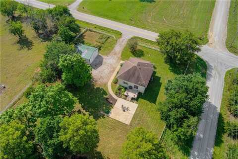 32601 Harmony Road, Paola, KS 66071