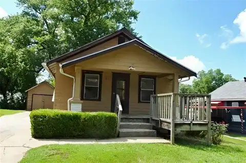 553 SE Golden Avenue, Topeka, KS 66607