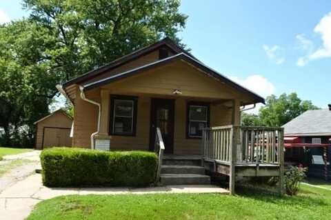 553 SE Golden Avenue, Topeka, KS 66607