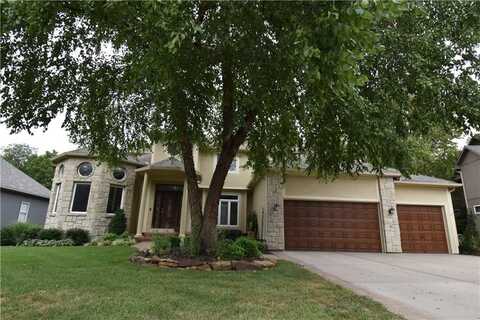 2705 SW REGAL Drive, Lees Summit, MO 64082