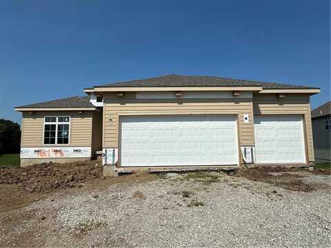 12146 N Tracy Avenue, Kansas City, MO 64165