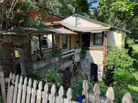 2024 Summit Street, Kansas City, MO 64108