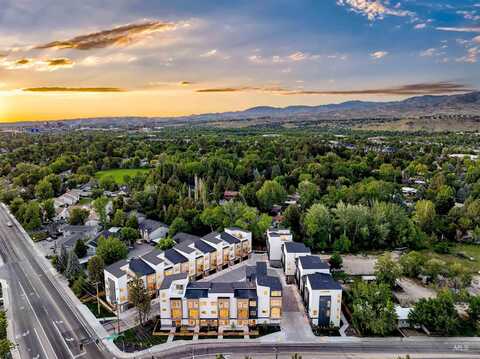 2044 S Mackinnon Ln, Boise, ID 83706
