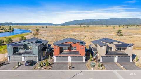 22 Bridger St, Cascade, ID 83611