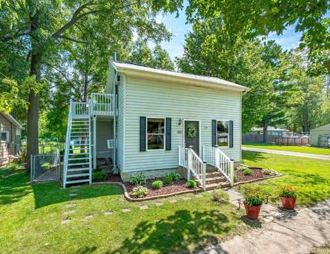 307 S Washington Street, Pierceton, IN 46562