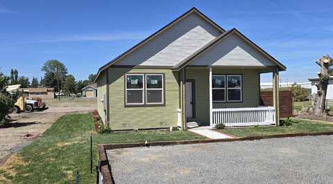 330 N Elm Street, Merrill, OR 97633