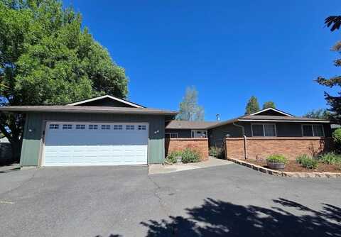 2635 Darrow Avenue, Klamath Falls, OR 97603