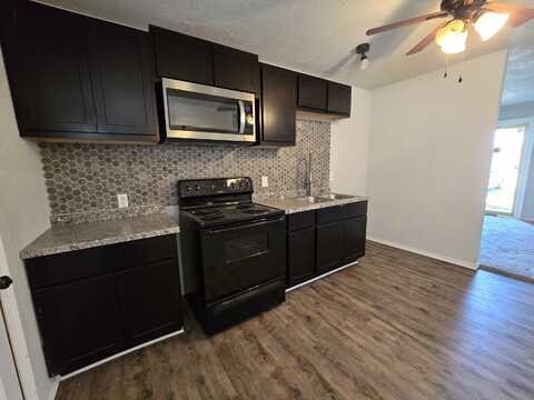 1906 E Colgate Street, Lubbock, TX 79403