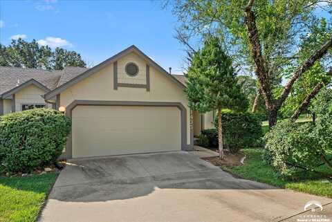 1435 Applegate Court, Lawrence, KS 66049