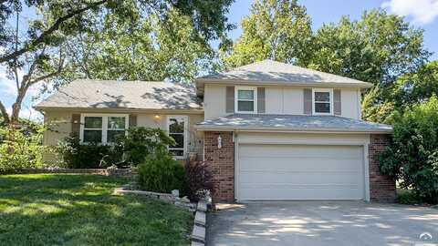 2721 Lawrence Avenue, Lawrence, KS 66047