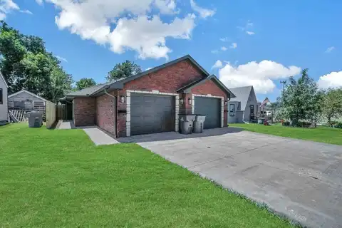 1214 NW Columbia Ave, Lawton, OK 73507