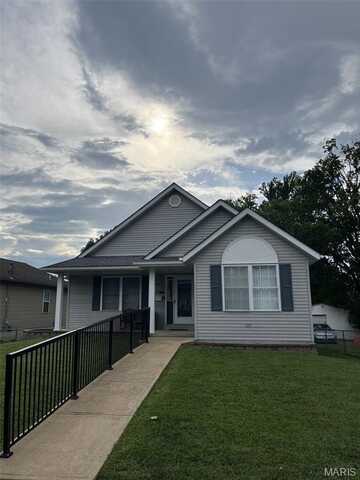 725 Woodrow Avenue, Festus, MO 63028