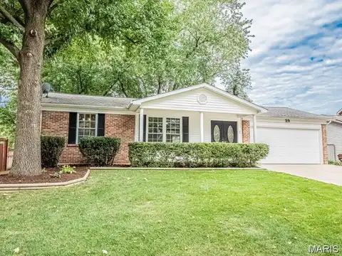 29 Pilot Hill Drive, Saint Peters, MO 63376