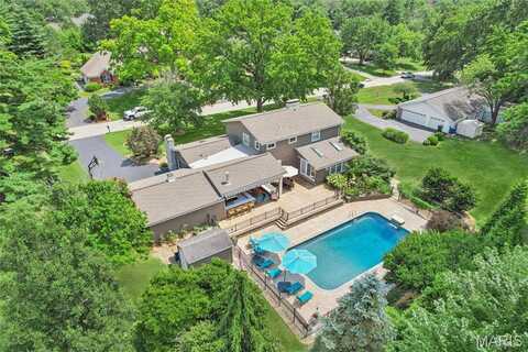 301 Chasselle Lane, Creve Coeur, MO 63141
