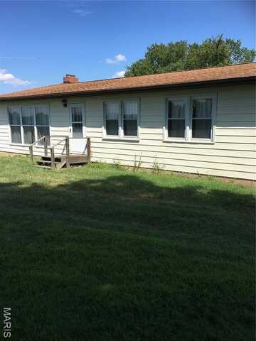 121 Gooseberry Lane, Linn, MO 65051