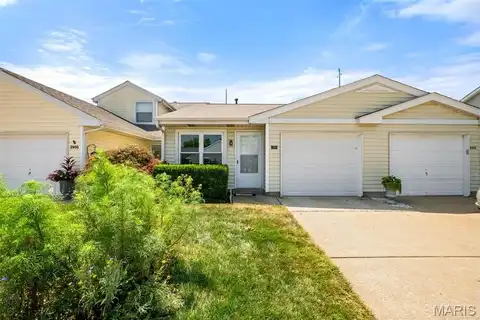 2909 Cloverwoods Lane, Saint Peters, MO 63376