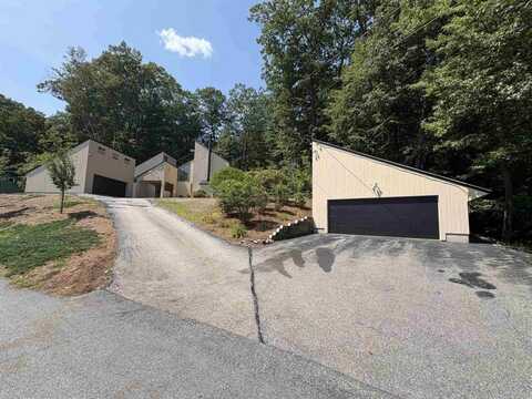 17 Dunbarton Drive, Nashua, NH 03063