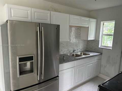 3910 SW 25th St, West Park, FL 33023