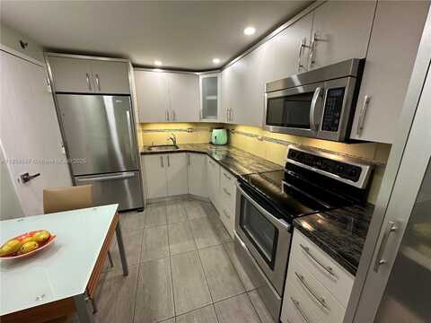 6039 Collins Ave, Miami Beach, FL 33140