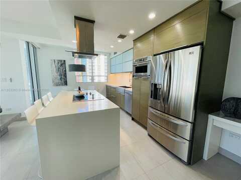 801 Brickell Key Blvd, Miami, FL 33131