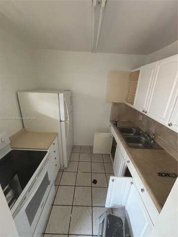 7841 Johnson St, Pembroke Pines, FL 33024