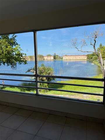 18707 NE 2nd Ave, Miami, FL 33179