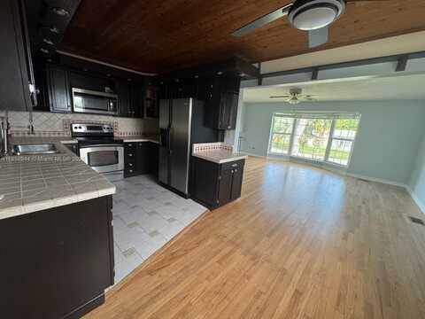 141 NW 72 WAY, Pembroke Pines, FL 33024