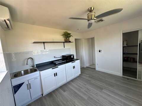3920 NW 185th St, Miami Gardens, FL 33055