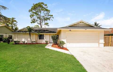 899 Daffodil Dr, Wellington, FL 33414