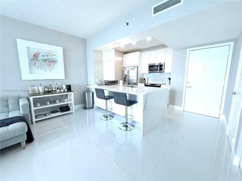 951 Brickell Ave, Miami, FL 33131