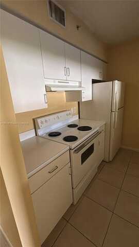2103 Renaissance Blvd, Miramar, FL 33025
