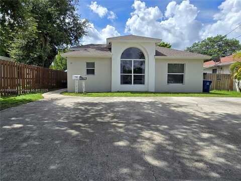 35 SW 7th St, Hallandale Beach, FL 33009