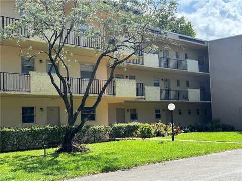 300 Berkley Rd, Hollywood, FL 33024