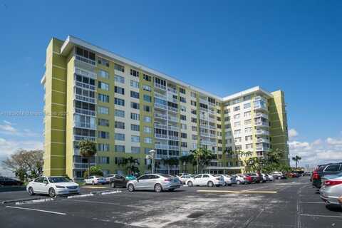 4400 Hillcrest Dr, Hollywood, FL 33021