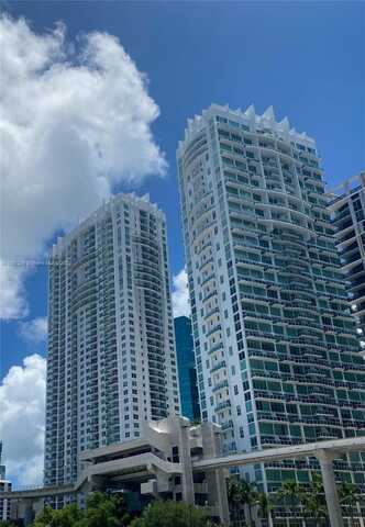 31 SE 5th St, Miami, FL 33131