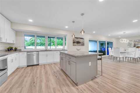 4901 W Park Rd, Hollywood, FL 33021