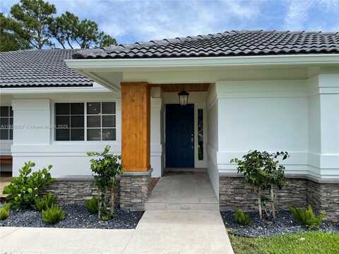 9305 Old Pine Rd, Boca Raton, FL 33428