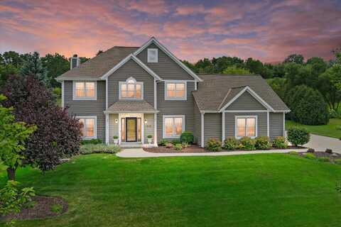 2109 Tallgrass Cir, Waukesha, WI 53188