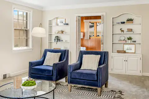 9315 Harding Blvd, Wauwatosa, WI 53226