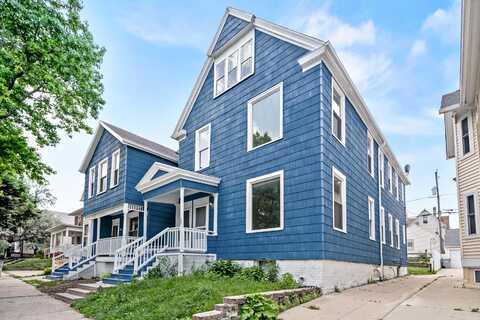 1671 N Franklin Pl, Milwaukee, WI 53202