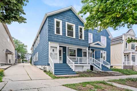 1667 N Franklin Pl, Milwaukee, WI 53202