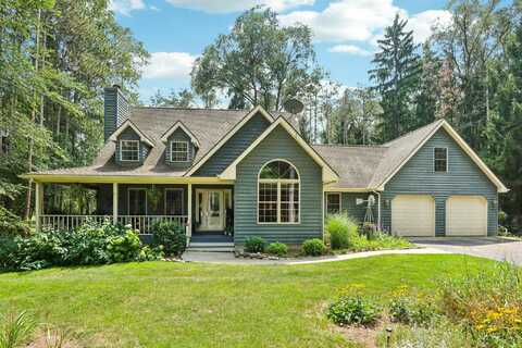 N7638 Pine Knolls Dr, Whitewater, WI 53190