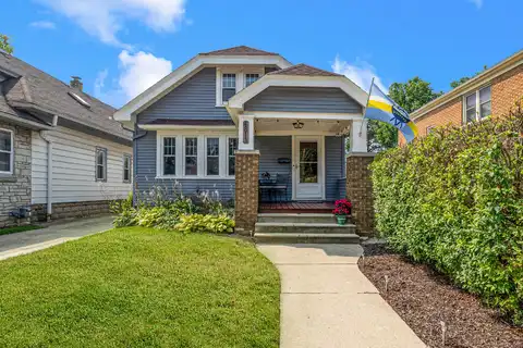 4813 W Wells St, Milwaukee, WI 53208