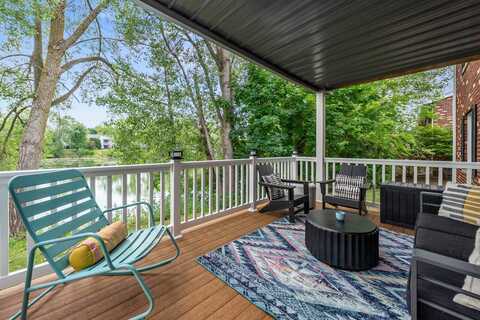 516 Laurel Lake Rd, Thiensville, WI 53092