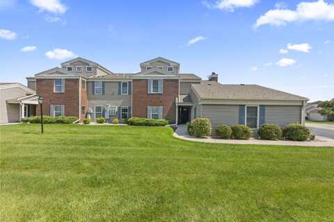 N16w26567 Tall Reeds Ln, Pewaukee, WI 53072
