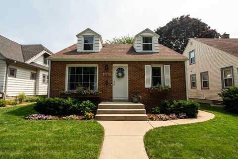 2650 N 67th St, Wauwatosa, WI 53213