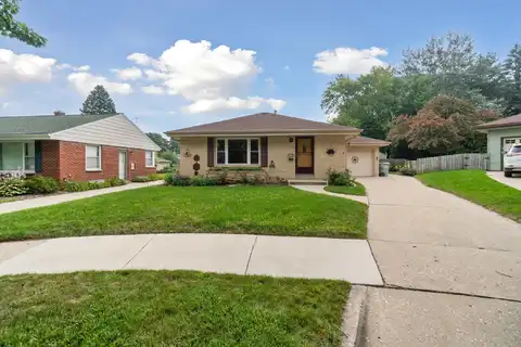 3668 S Quincy Ct, Milwaukee, WI 53207